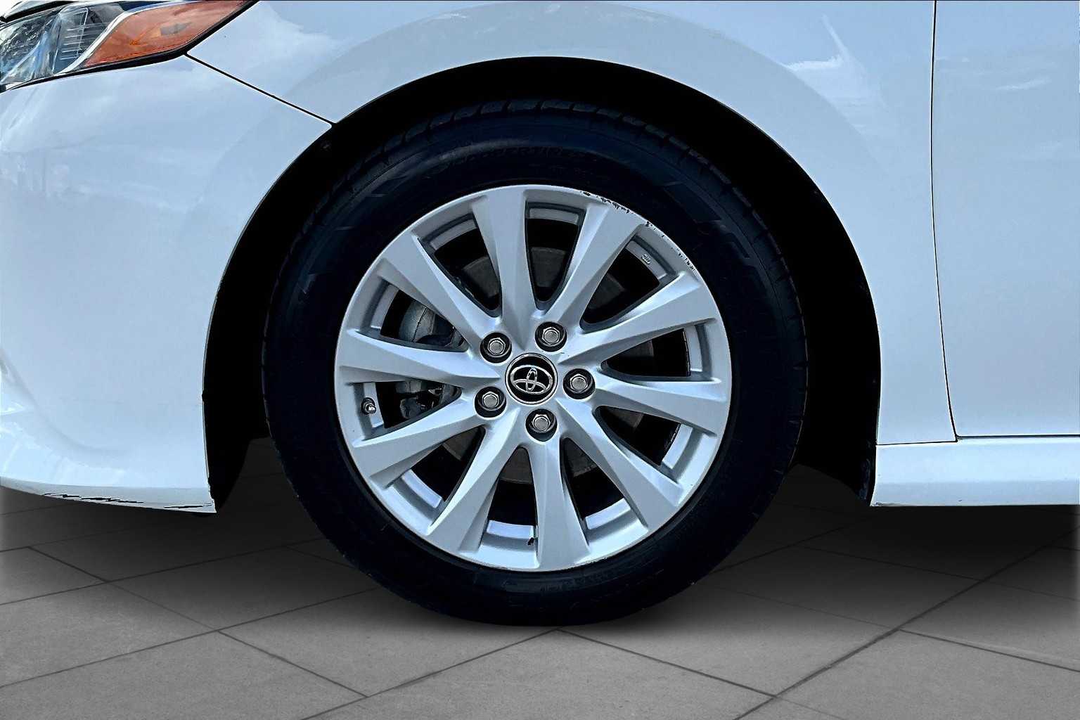 2018 Toyota Camry XLE XSE photo 10