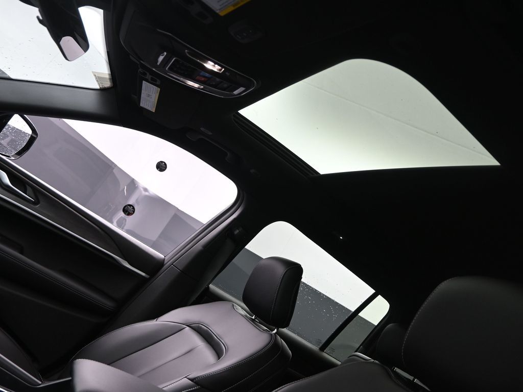 2025 Jeep Grand Cherokee Limited photo 16