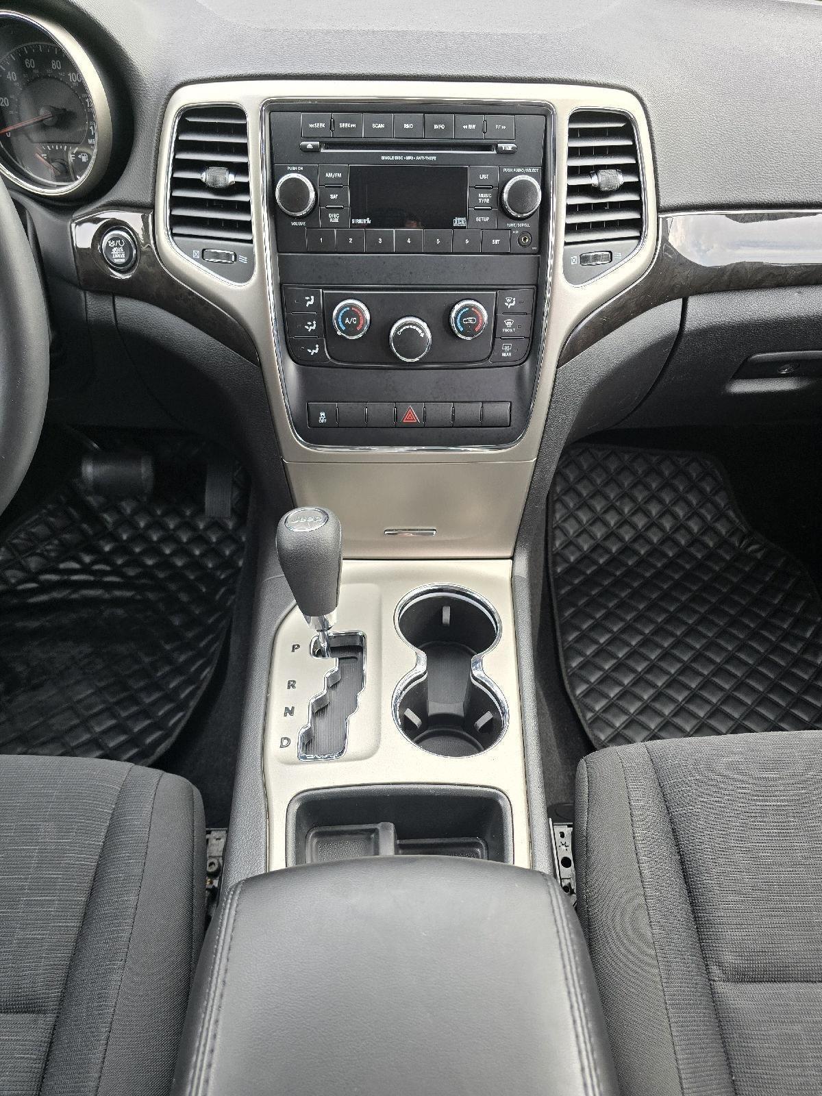 2013 Jeep Grand Cherokee Laredo photo 17