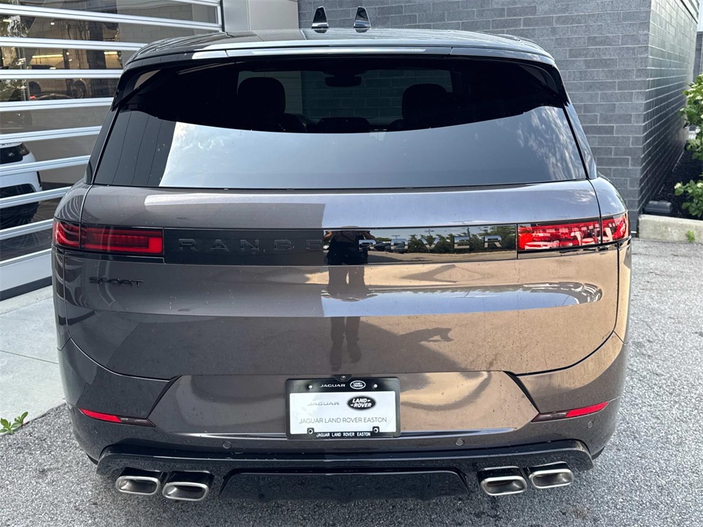 2025 Land Rover Range Rover Sport SE photo 5