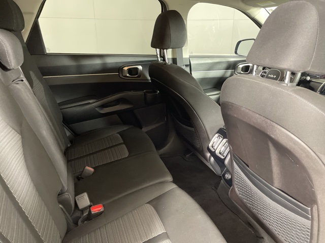 2022 Kia Sorento LX photo 16