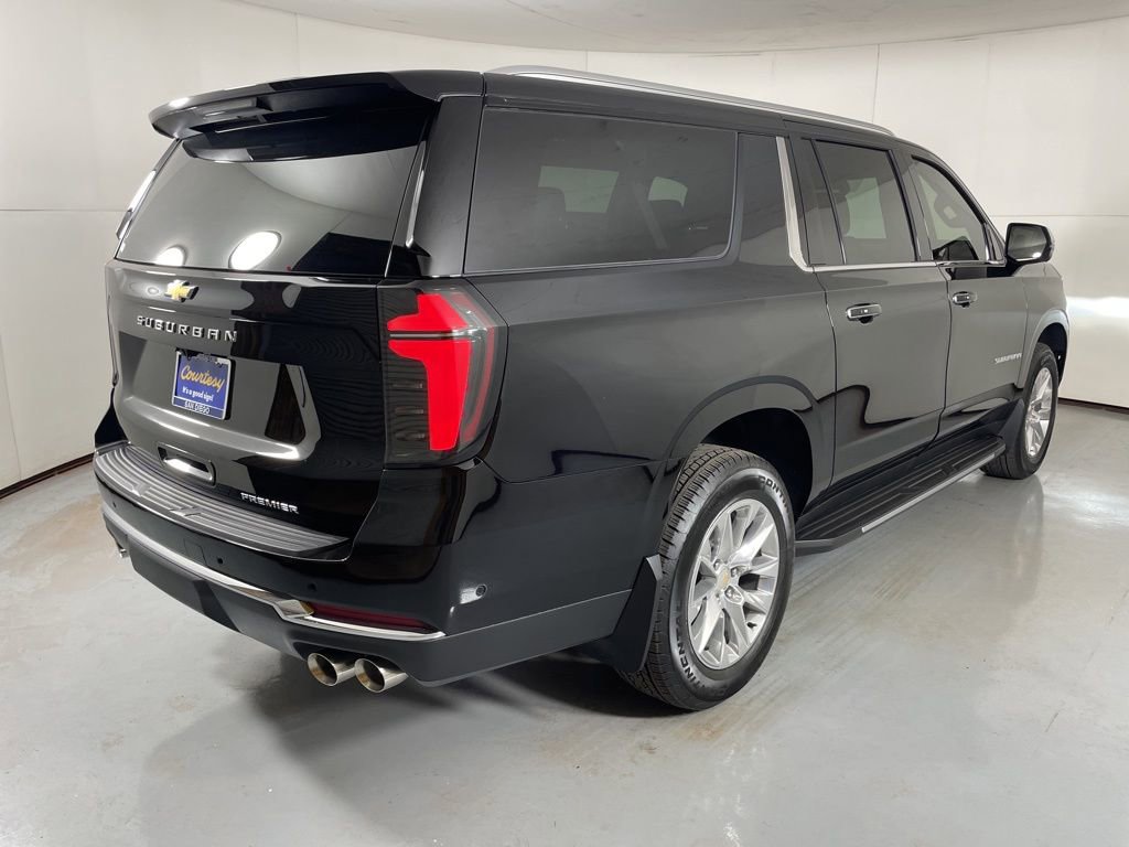 2025 Chevrolet Suburban Premier photo 8