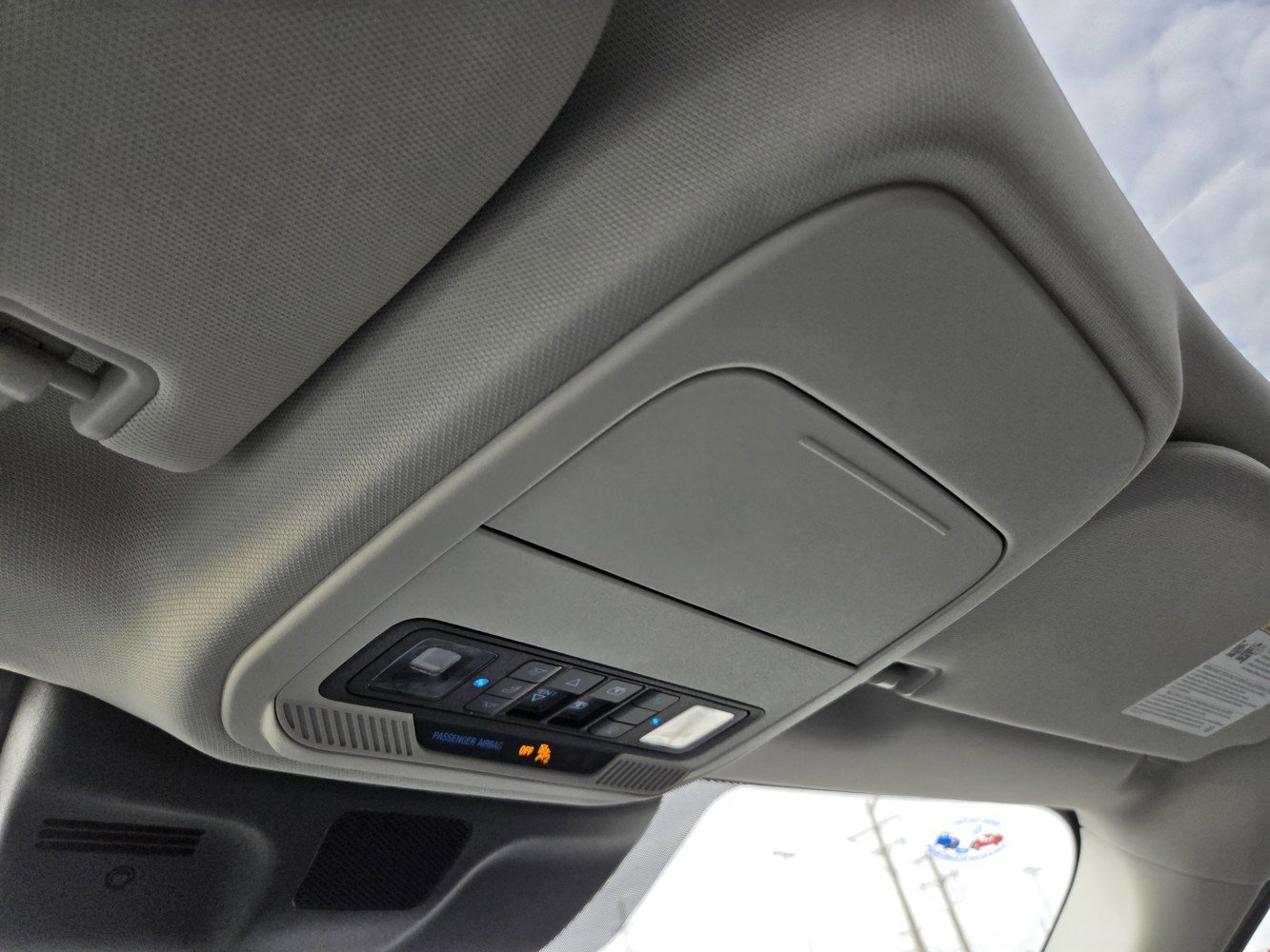 2025 Ford Expedition photo 2