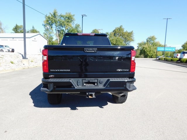 2024 Chevrolet Silverado 2500HD Custom photo 4