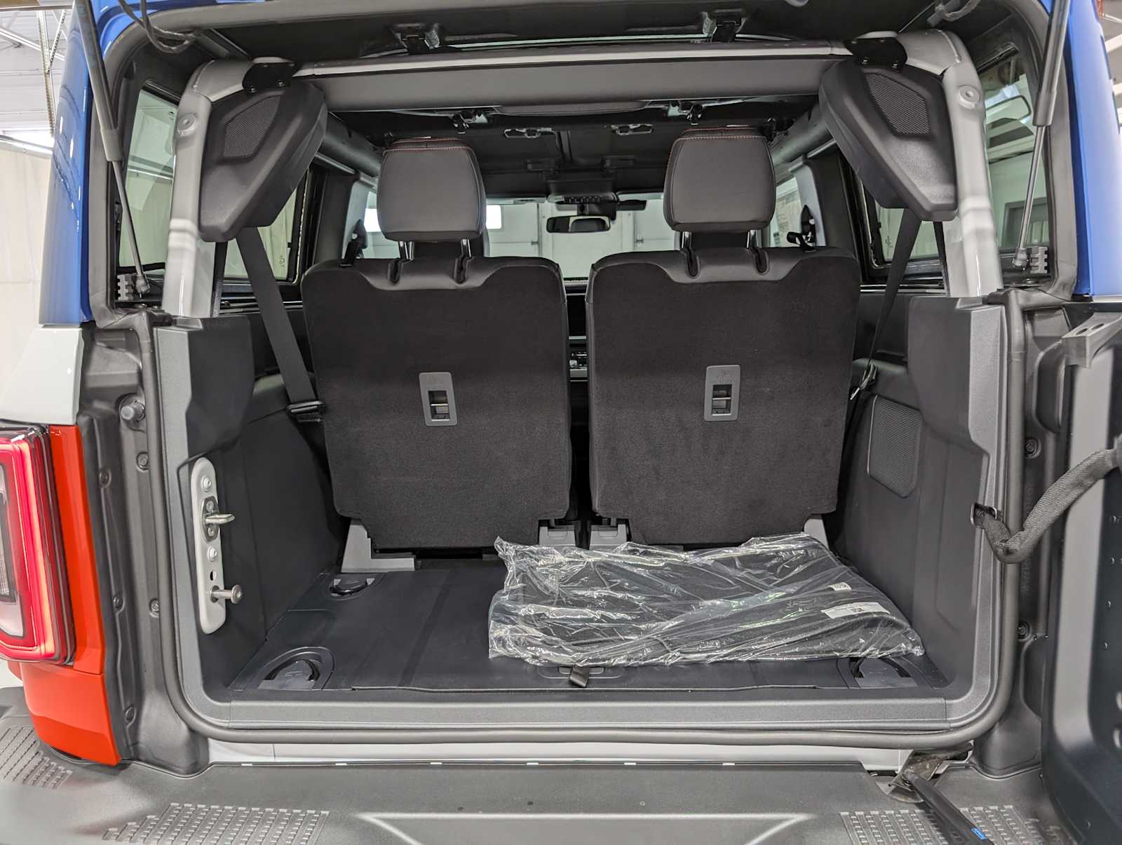 2025 Ford Bronco First Edition photo 33