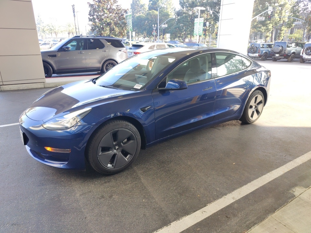 2023 Tesla Model 3 Base's photo