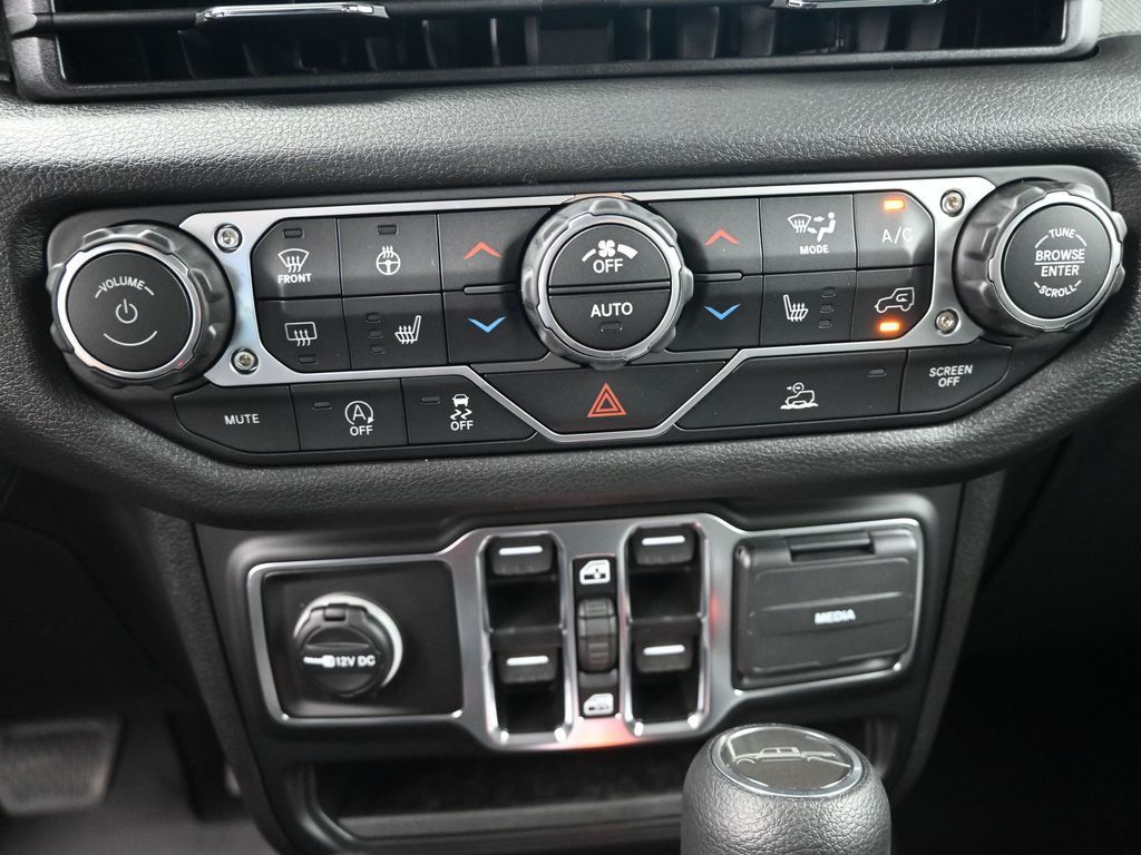 2025 Jeep Gladiator Sport S photo 14