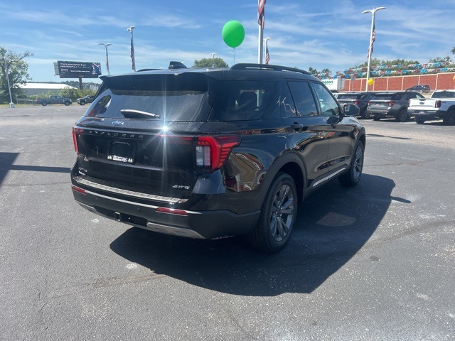 2025 Ford Explorer photo 6