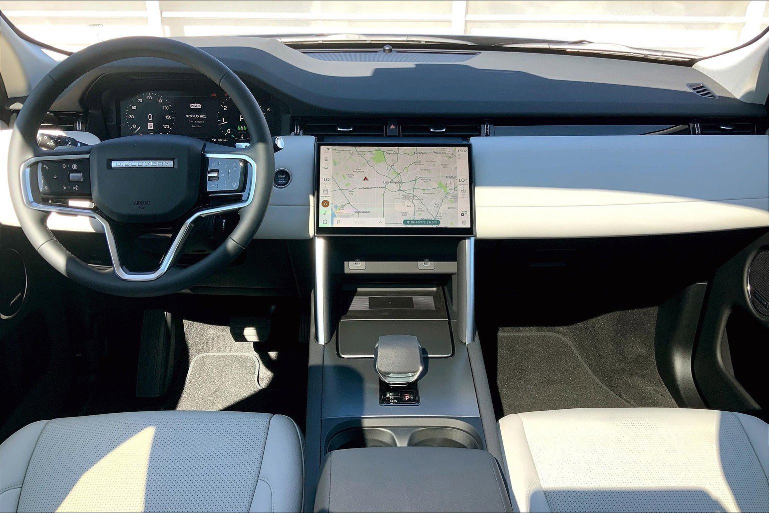 2025 Land Rover Discovery Sport S photo 10