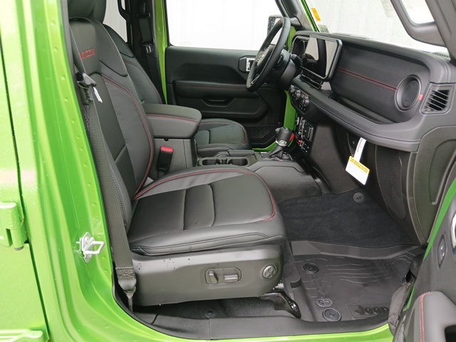 2025 Jeep Wrangler Rubicon X photo 27