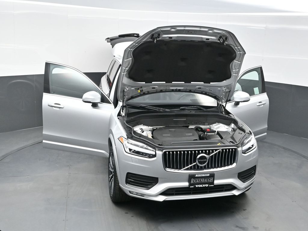 2022 Volvo XC90 T6 Momentum photo 32