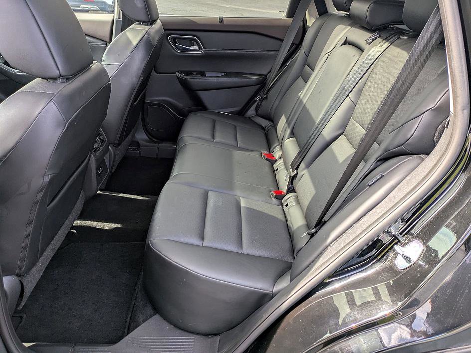 2021 Nissan Rogue SV photo 28