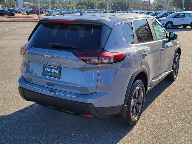 2026 Nissan Rogue SV photo 2