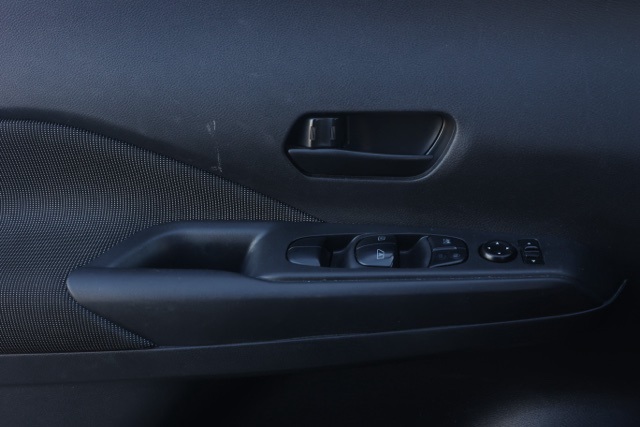 2019 Nissan Kicks S photo 22