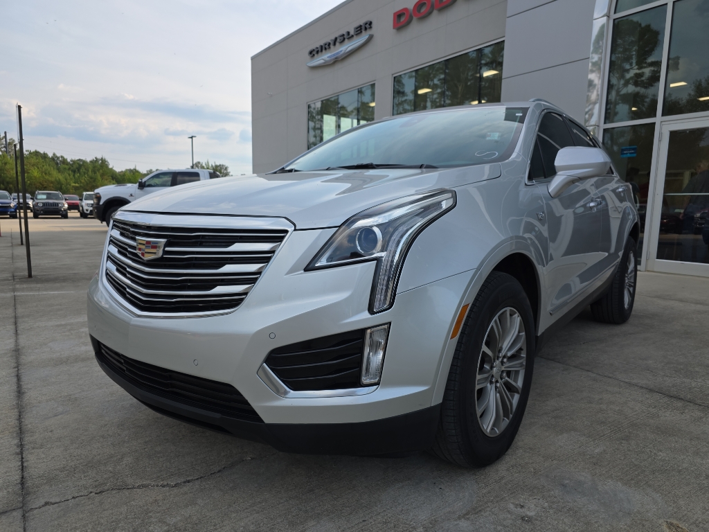 2018 Cadillac XT5 Luxury photo 2