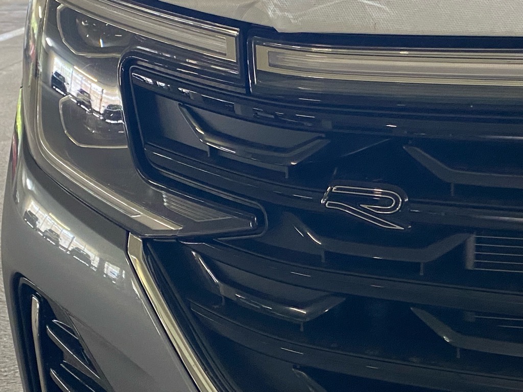2025 Volkswagen Atlas SEL Premium R-Line photo 4