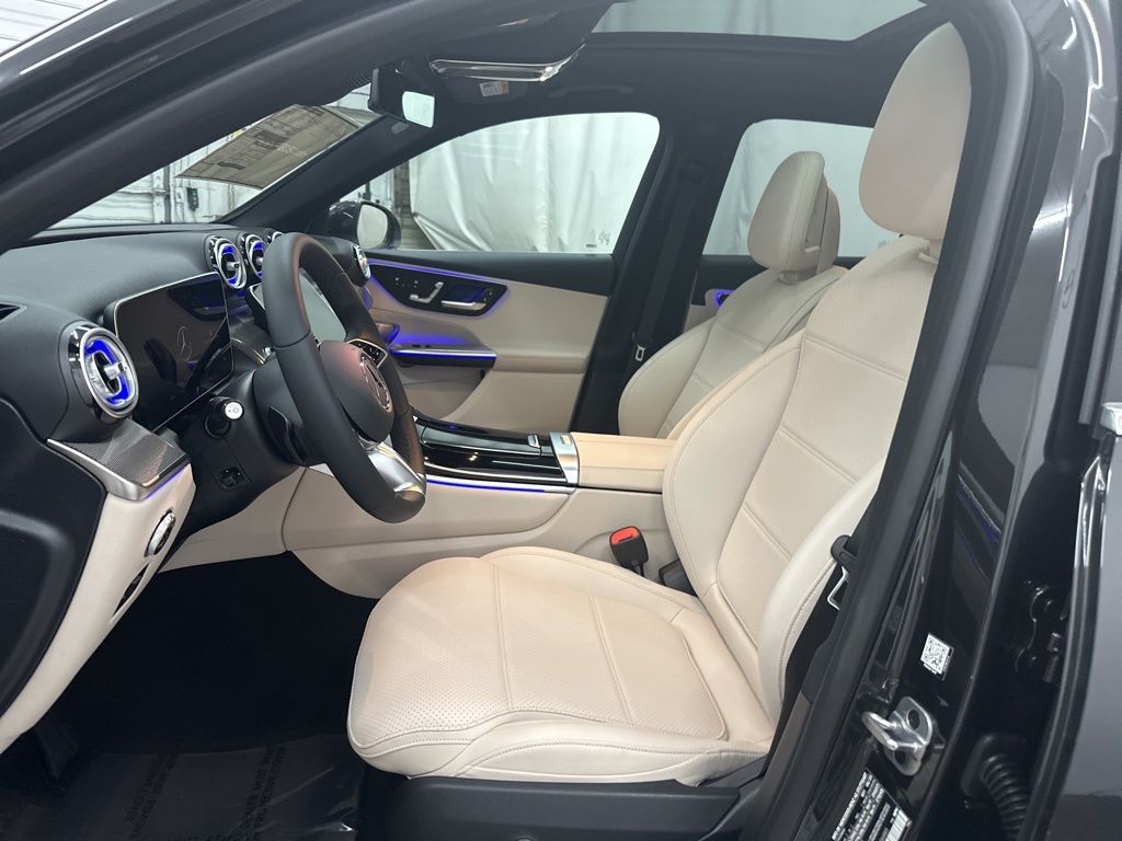 2026 Mercedes Benz GLC 300 photo 16
