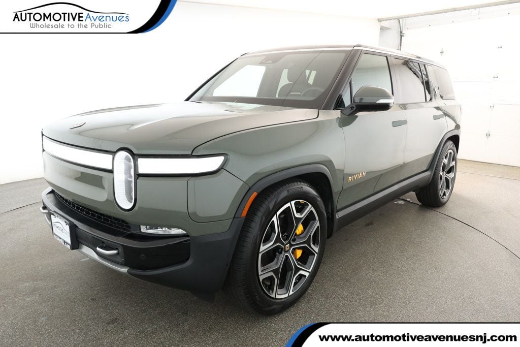 2022 Rivian R1S Launch Edition's photo