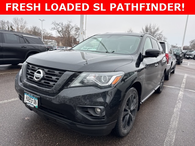 2018 Nissan Pathfinder SL's photo
