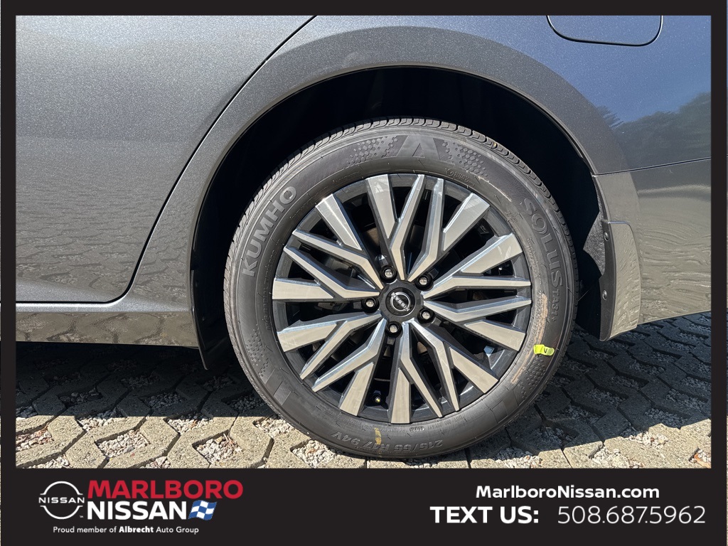 2025 Nissan Altima SV photo 12