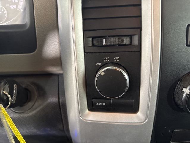 2011 Ram 2500 SLT photo 17
