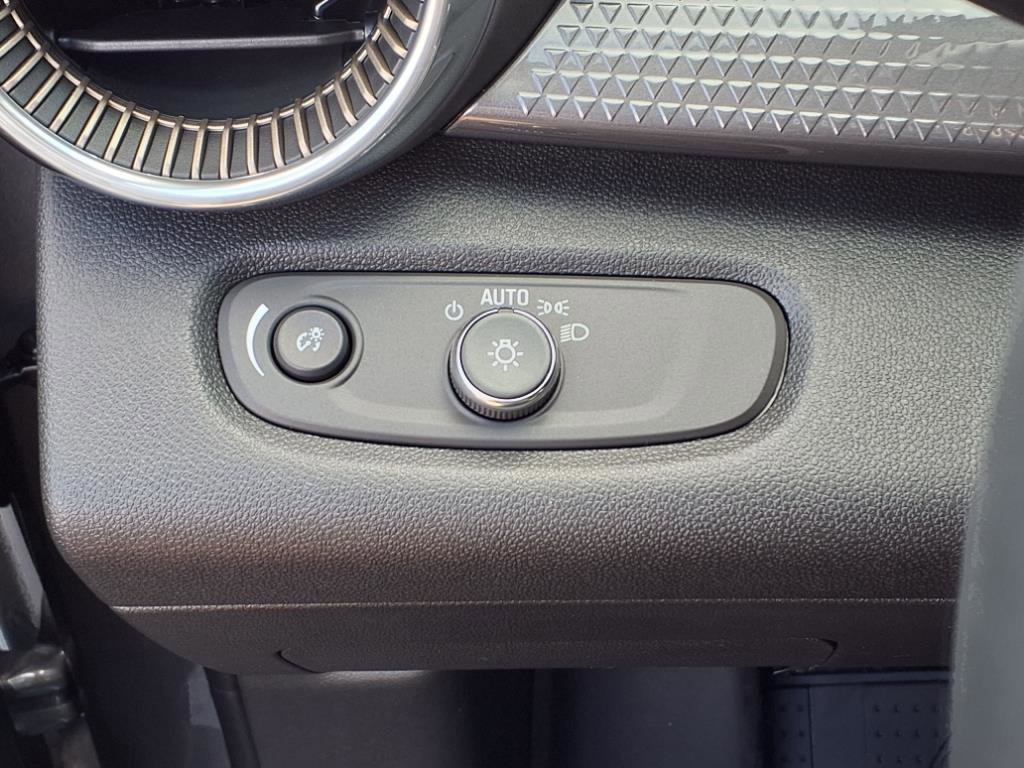 2025 Chevrolet Trax ACTIV photo 13