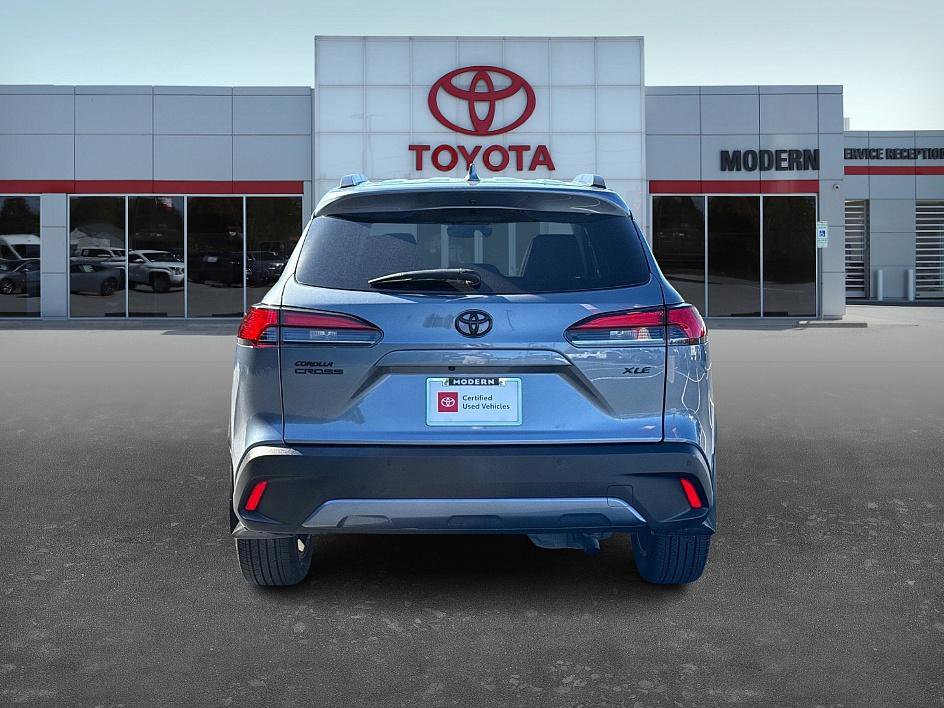 2023 Toyota Corolla Cross XLE photo 4