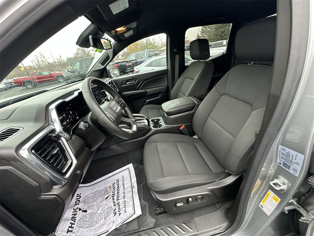 2024 GMC CANYON - Image 16