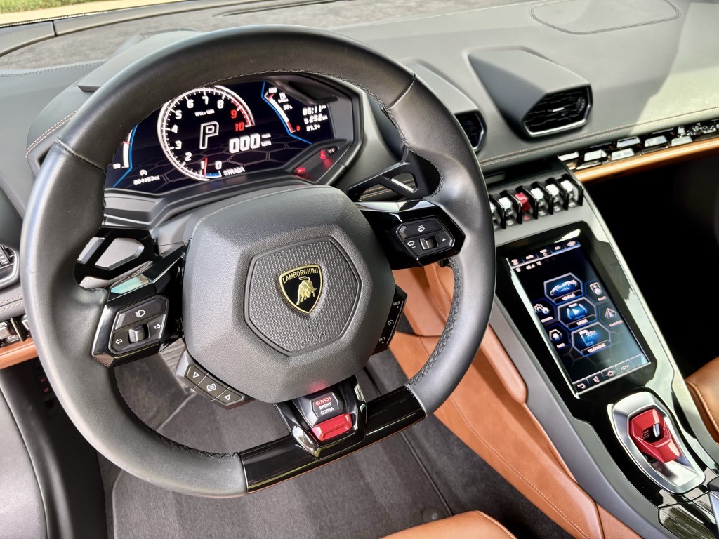 2020 Lamborghini Huracan Evo Base photo 15