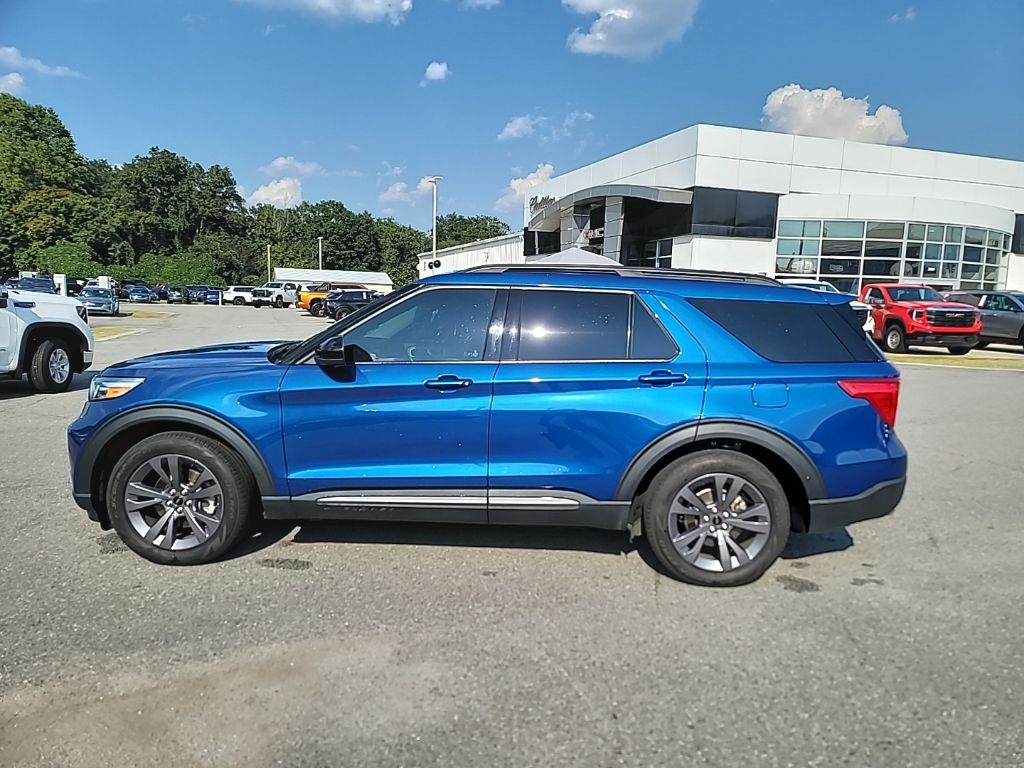 2023 Ford Explorer XLT photo 4