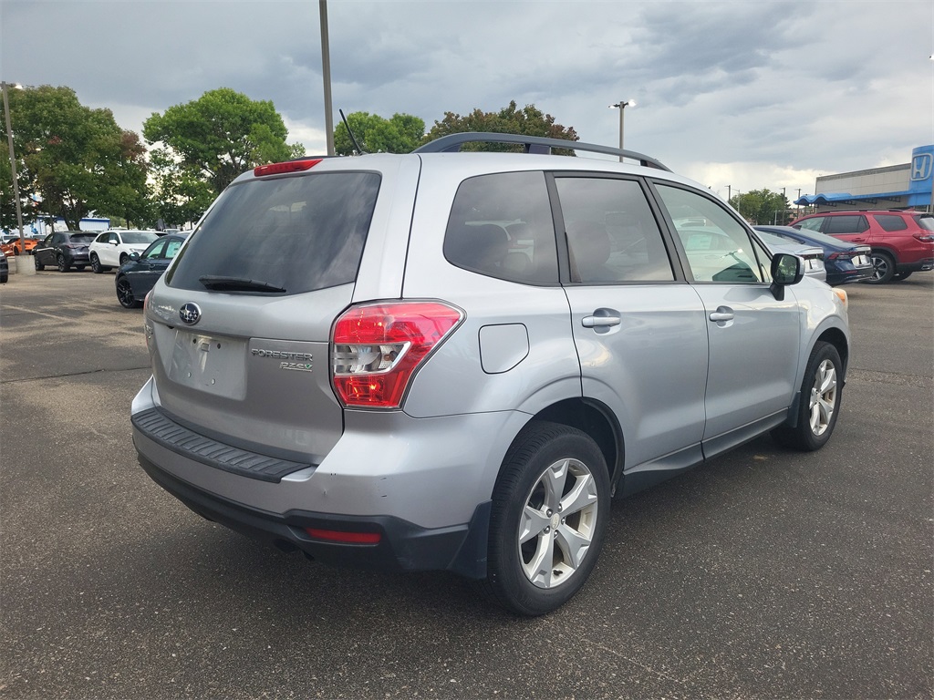 2014 Subaru Forester 2.5i Premium photo 2