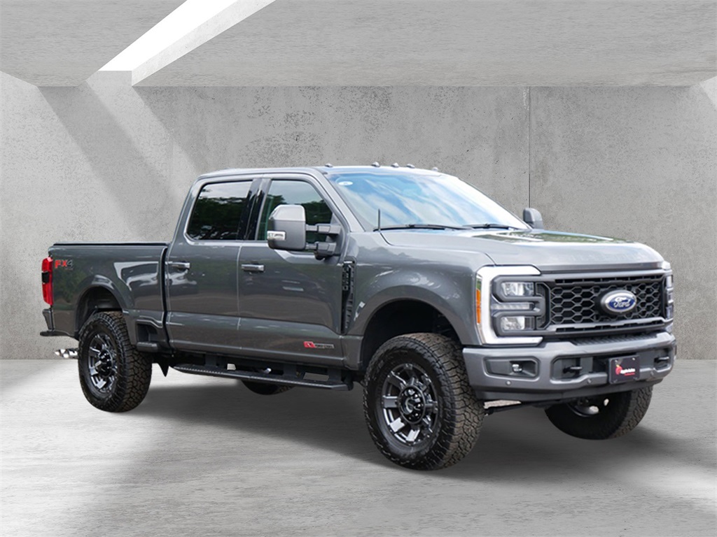 2023 Ford F-350 Super Duty Lariat's photo