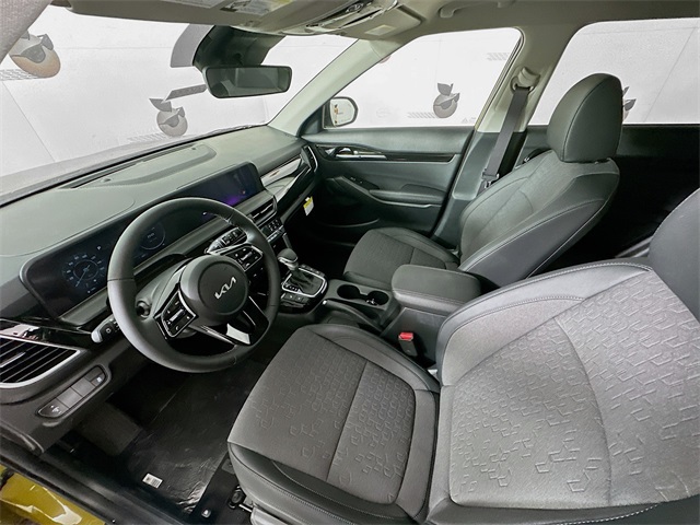 2024 Kia Seltos X-Line photo 18