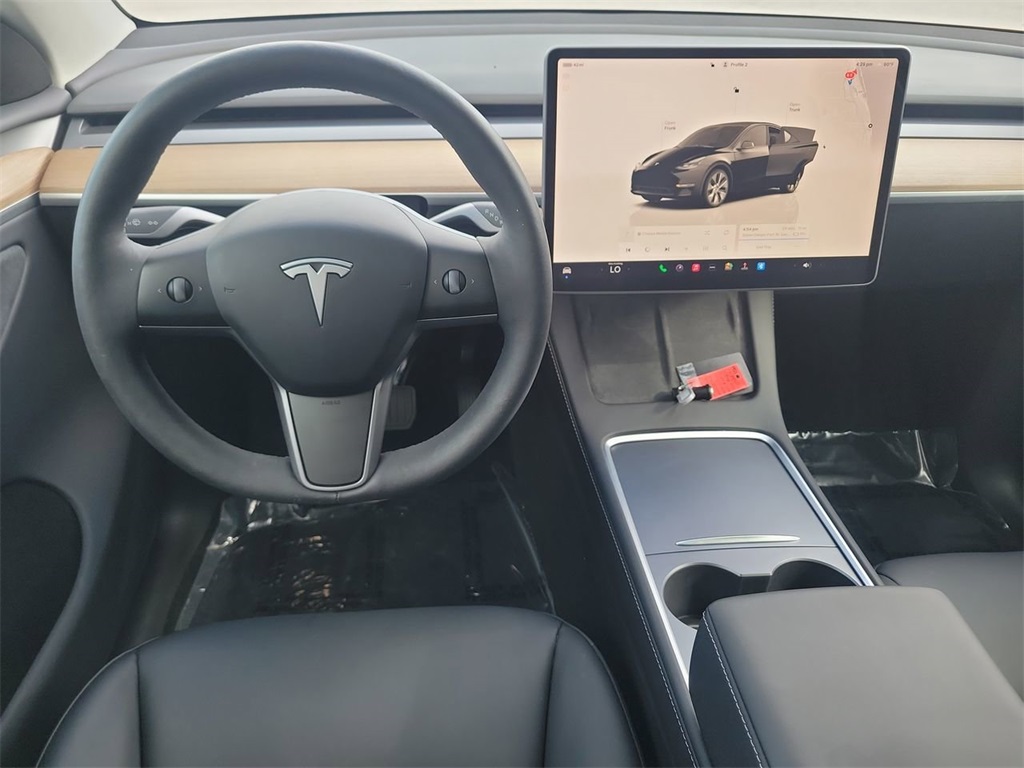 2024 Tesla Model Y Long Range photo 17