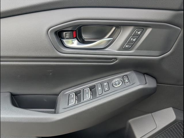 2025 Honda Accord Hybrid EX-L photo 17