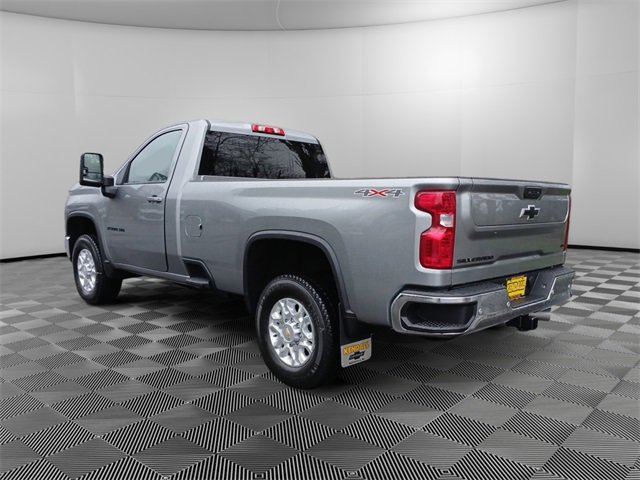 2025 Chevrolet Silverado 2500HD LT photo 3