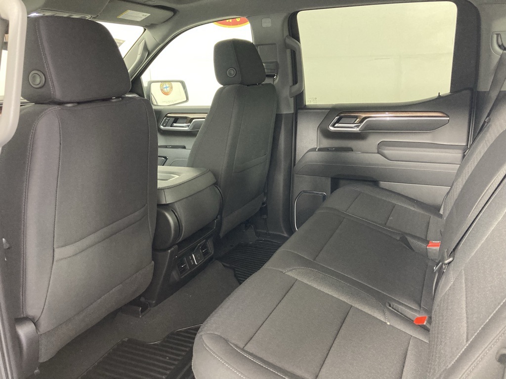 2026 Chevrolet Silverado 1500 LT photo 3