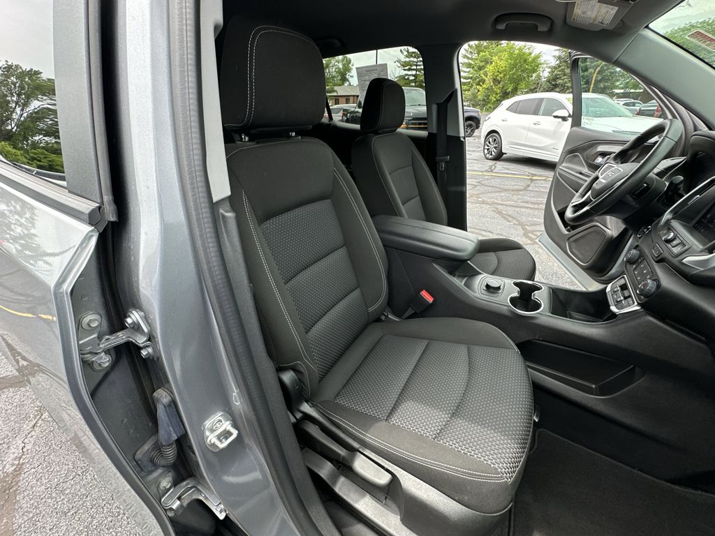 2024 GMC TERRAIN - Image 20