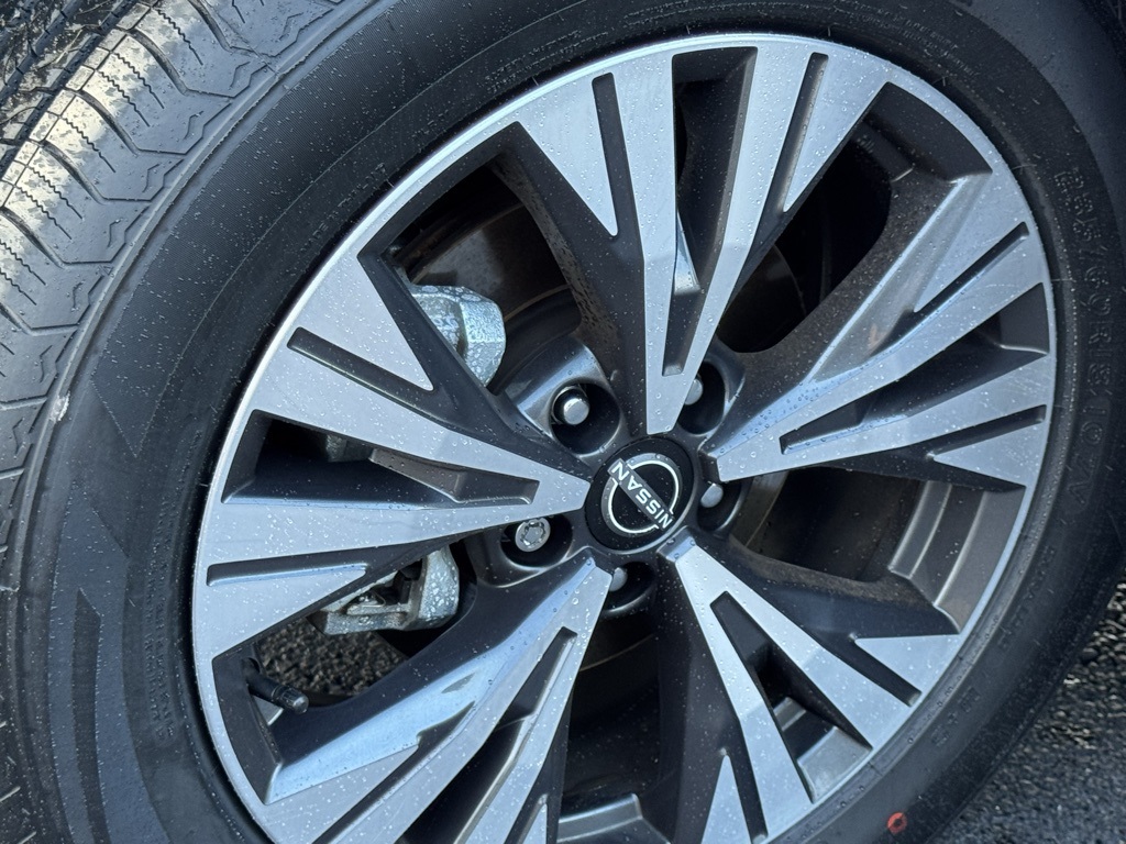 2023 Nissan Rogue SV photo 7