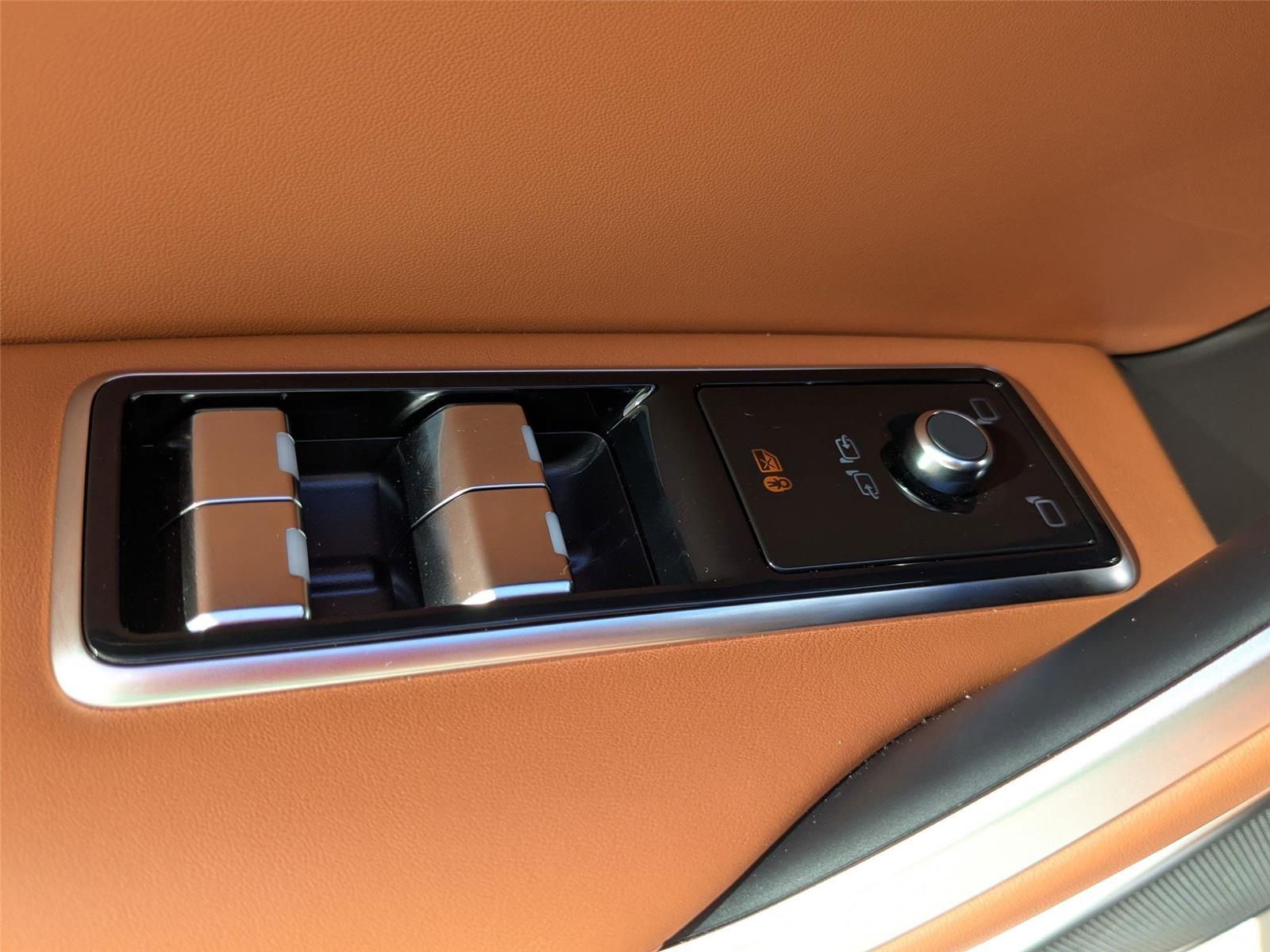 2026 Jaguar F-PACE P250 R-Dynamic S photo 11