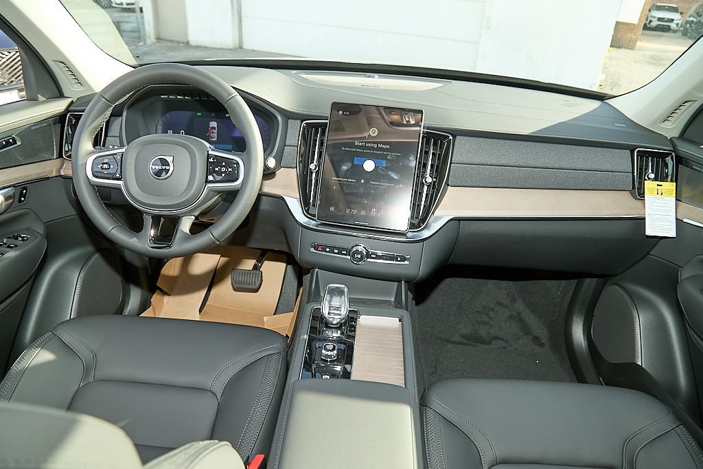 2026 VOLVO XC90 - Image 24
