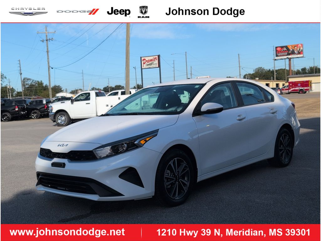 2024 Kia Forte LXS's photo