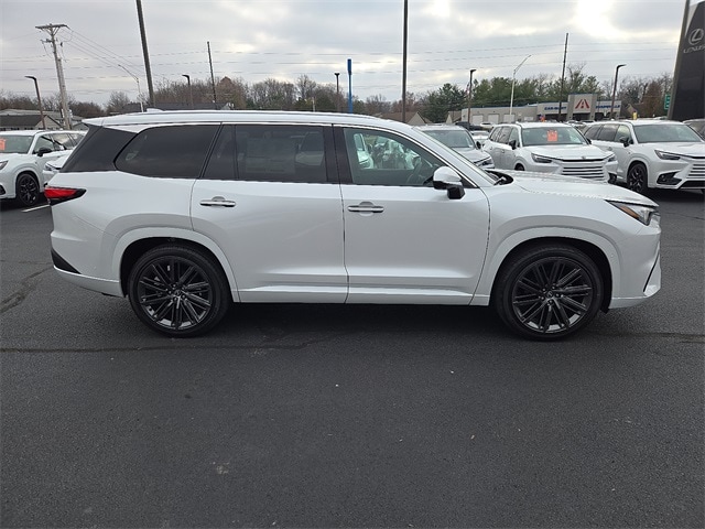 2026 Lexus TX 350 photo 2