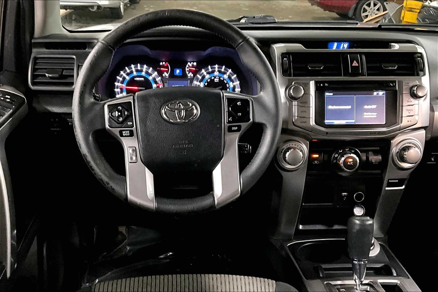 2018 Toyota 4Runner SR5 photo 5