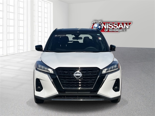 2024 Nissan Kicks SR photo 2