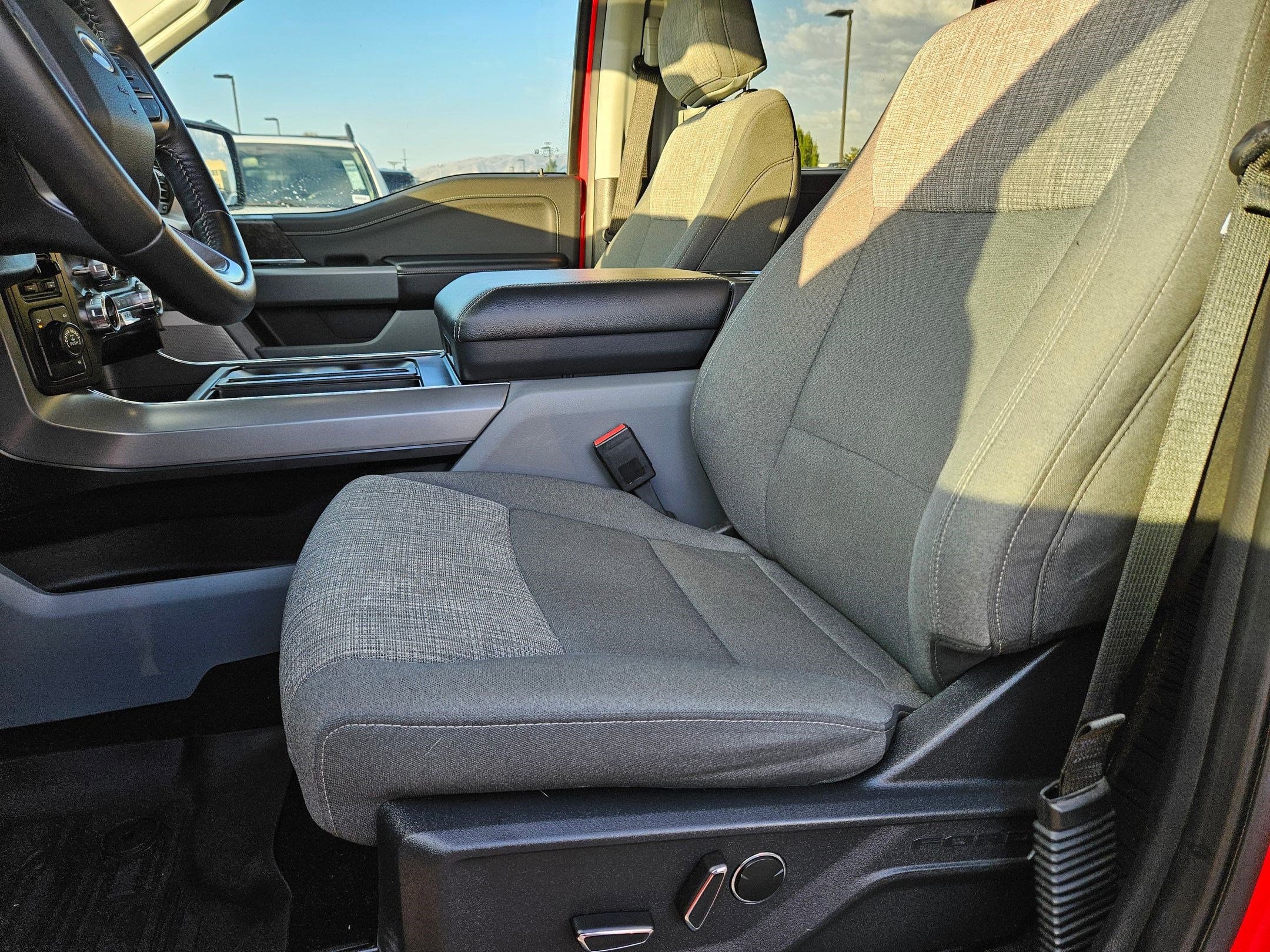 2021 Ford F-150 XLT photo 14