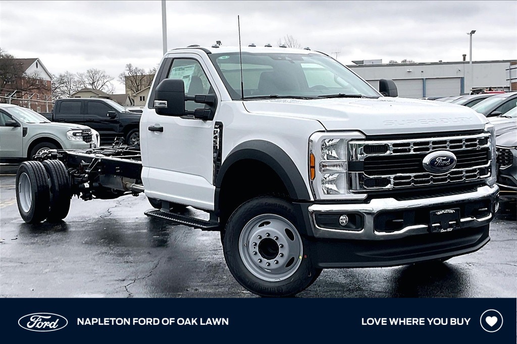 2026 Ford F-450 Super Duty Chassis Cab XLT's photo