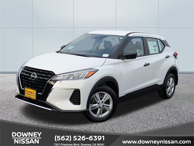 2025 Nissan KICKS PLAY Base's photo