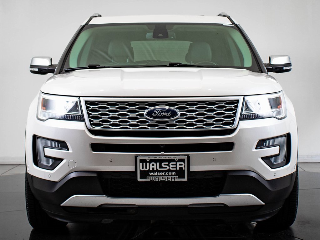 2017 Ford Explorer Platinum photo 2