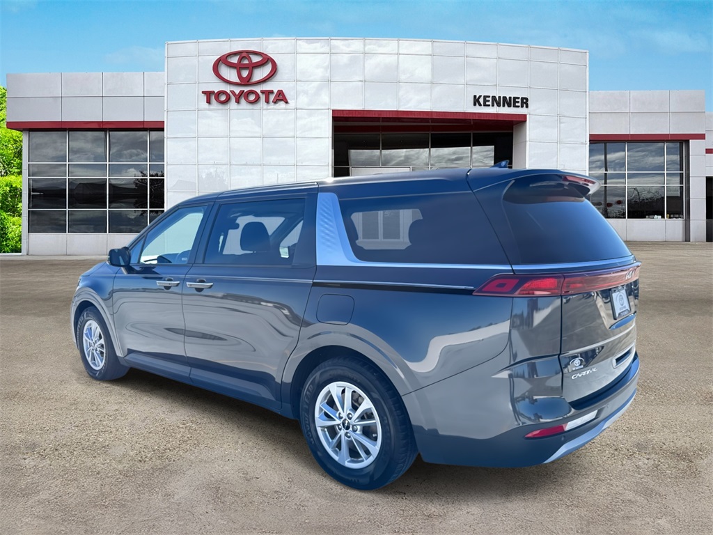 2024 Kia Carnival LX photo 4